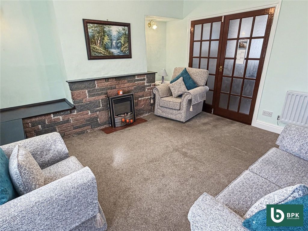 Property photo 2 of 16 Picture No. 18