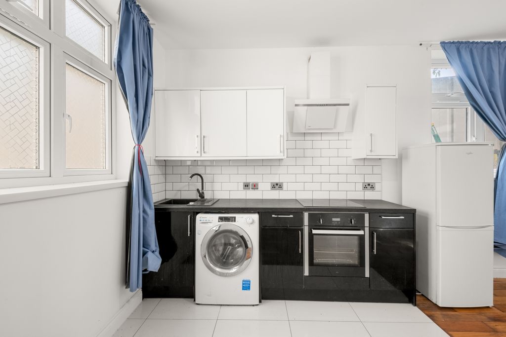 Property photo 3 of 11 Photo 7