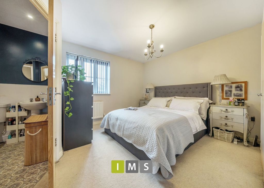 Property photo 3 of 8