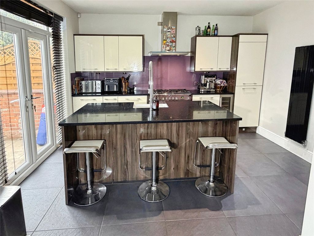 Property photo 2 of 15 Fabulous Kitchen