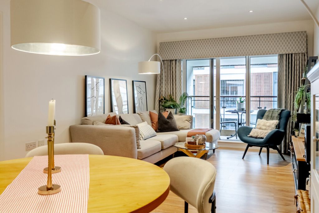 Property photo 1 of 16 1521244-2-6Aaa674...