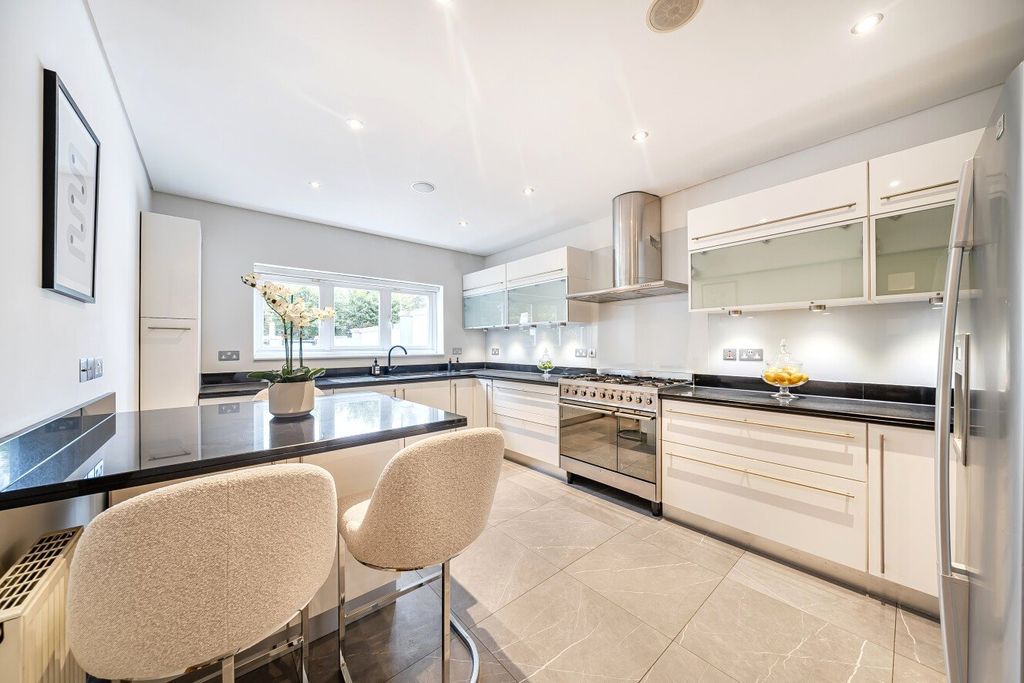 Property photo 2 of 12 Picture No. 08