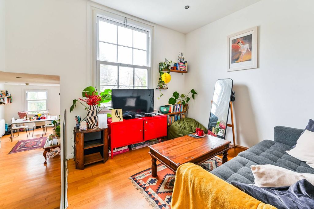 Property photo 2 of 9