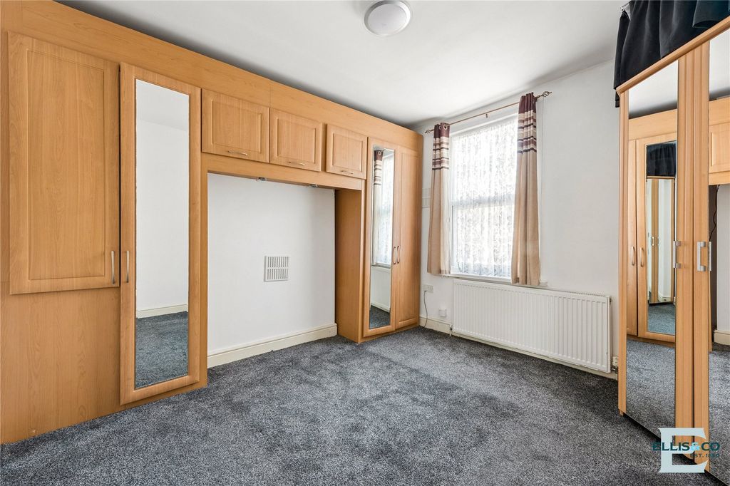 Property photo 2 of 12 Picture No. 05