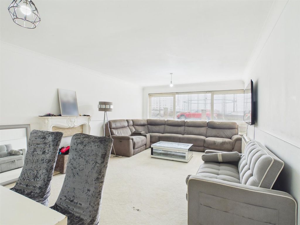 Property photo 2 of 10 Large Reception Room