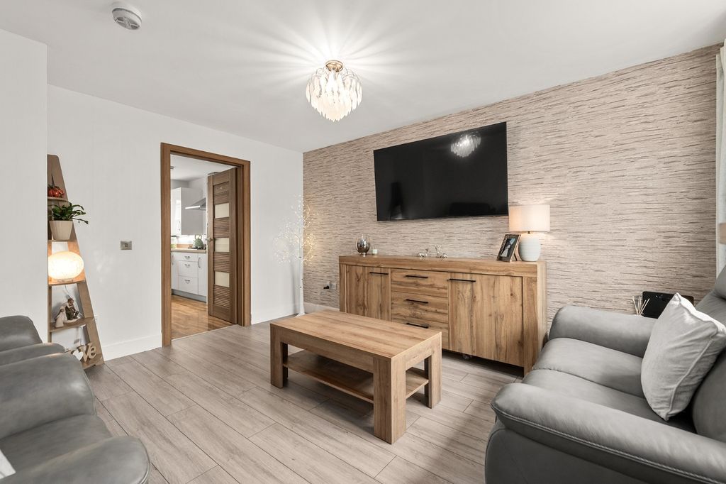Property photo 3 of 33 5212034