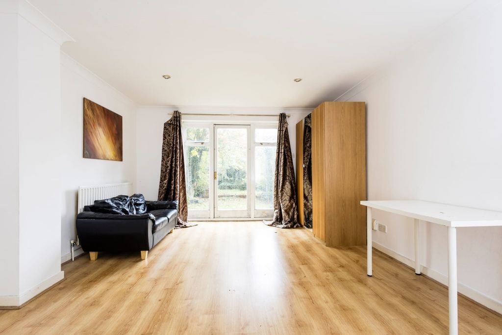 Property photo 2 of 10 Whatsapp Image 2025-10-06 At 13.37.54_6192d523