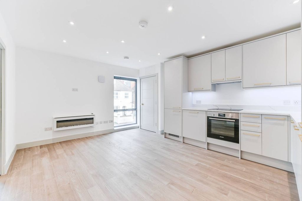 Property photo 1 of 5