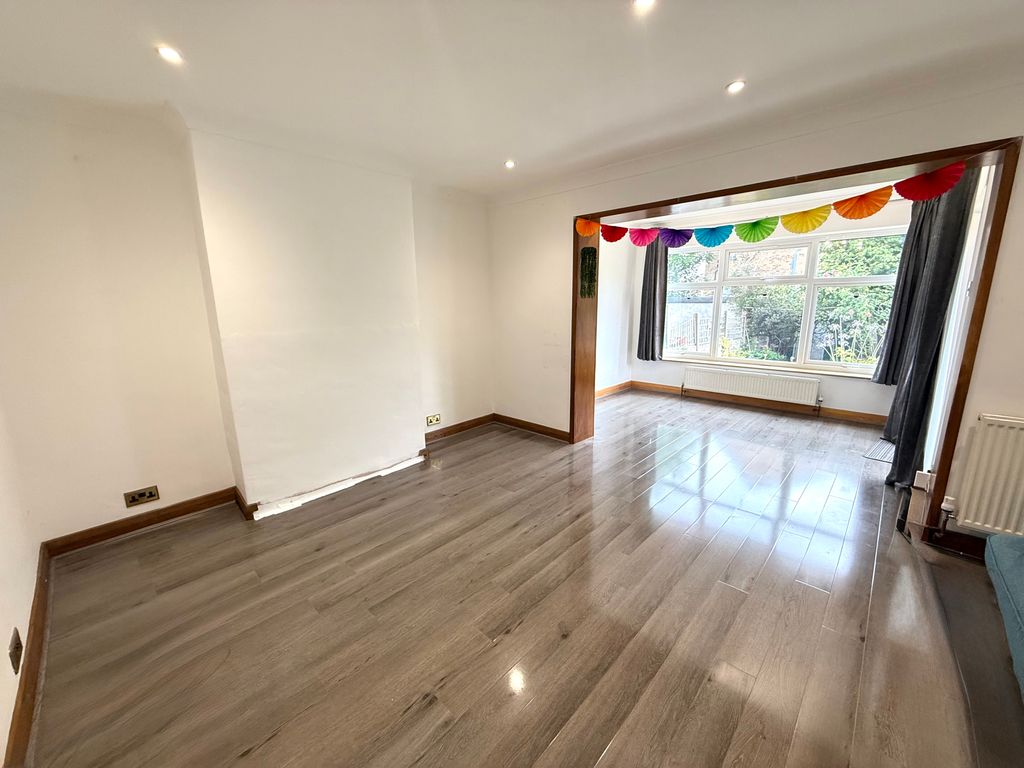 Property photo 2 of 13 Image