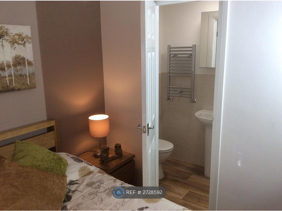 Property photo 1 of 13 Bedroom