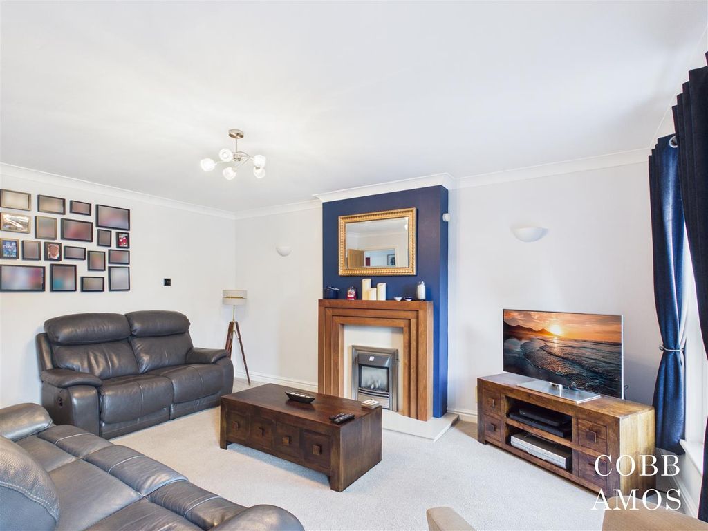 Property photo 3 of 25 Cam03722G0-Pr0139-Still015.Jpg