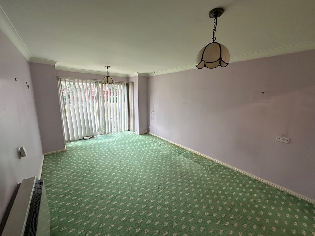 Property photo 3 of 8