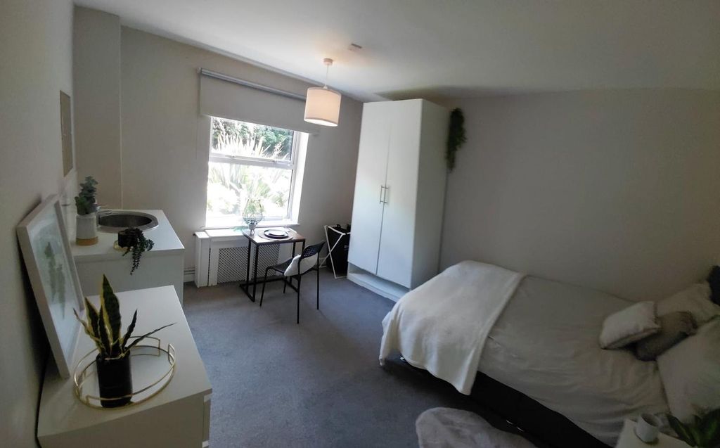 Property photo 1 of 3