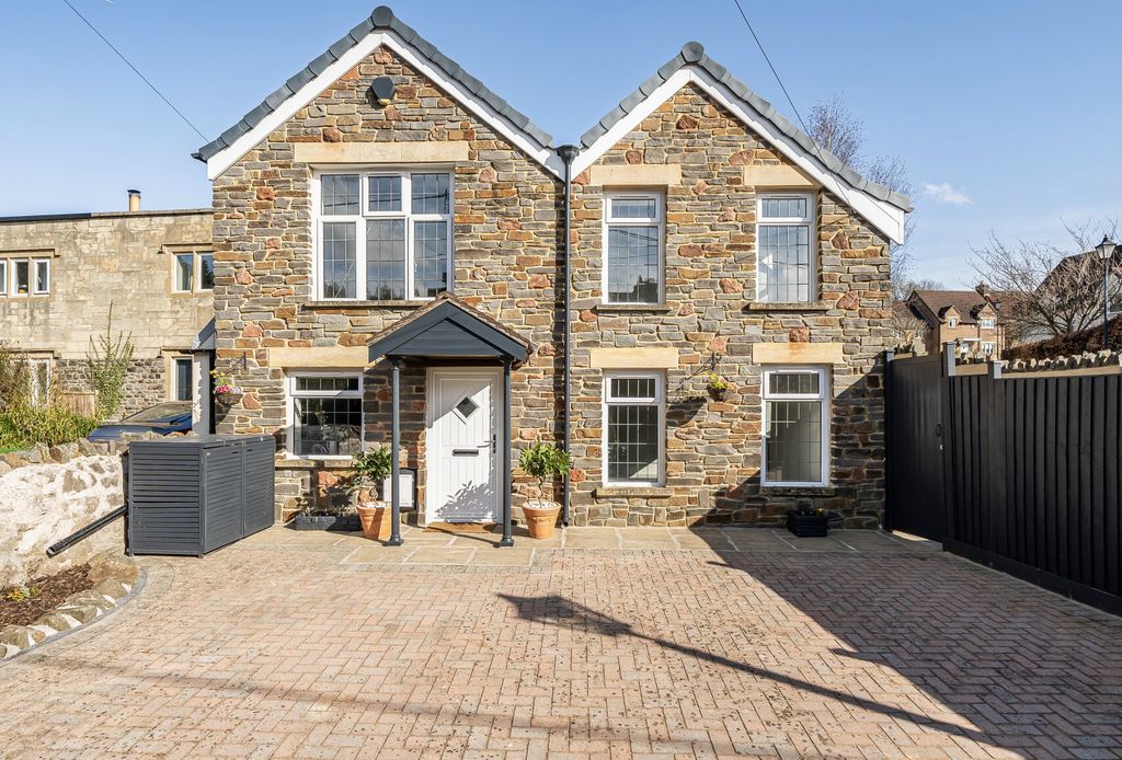 Property photo 1 of 18 Keedwell Cottage