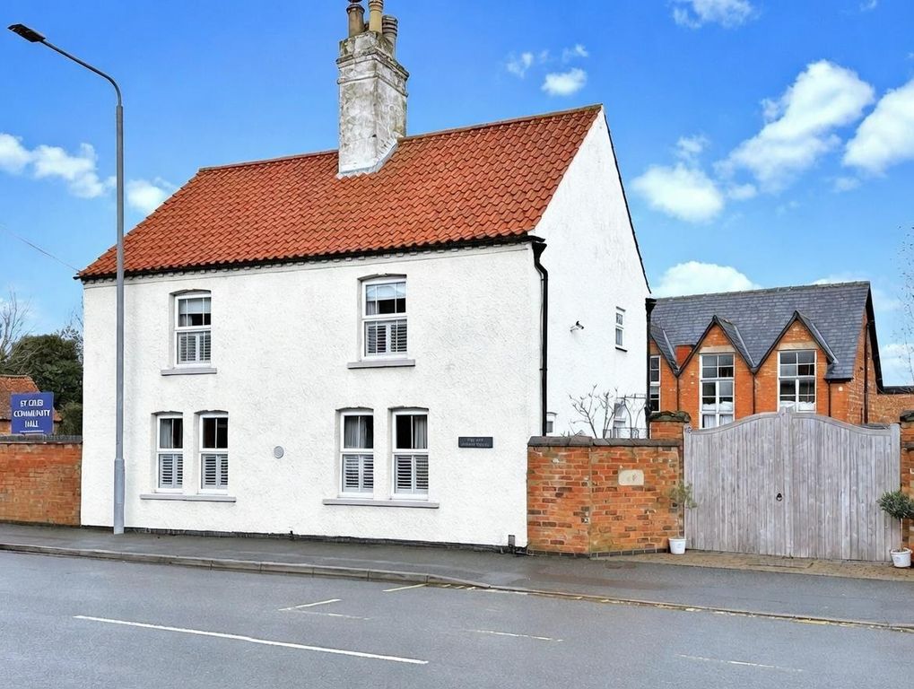 Property photo 1 of 27 Front Aspect 231