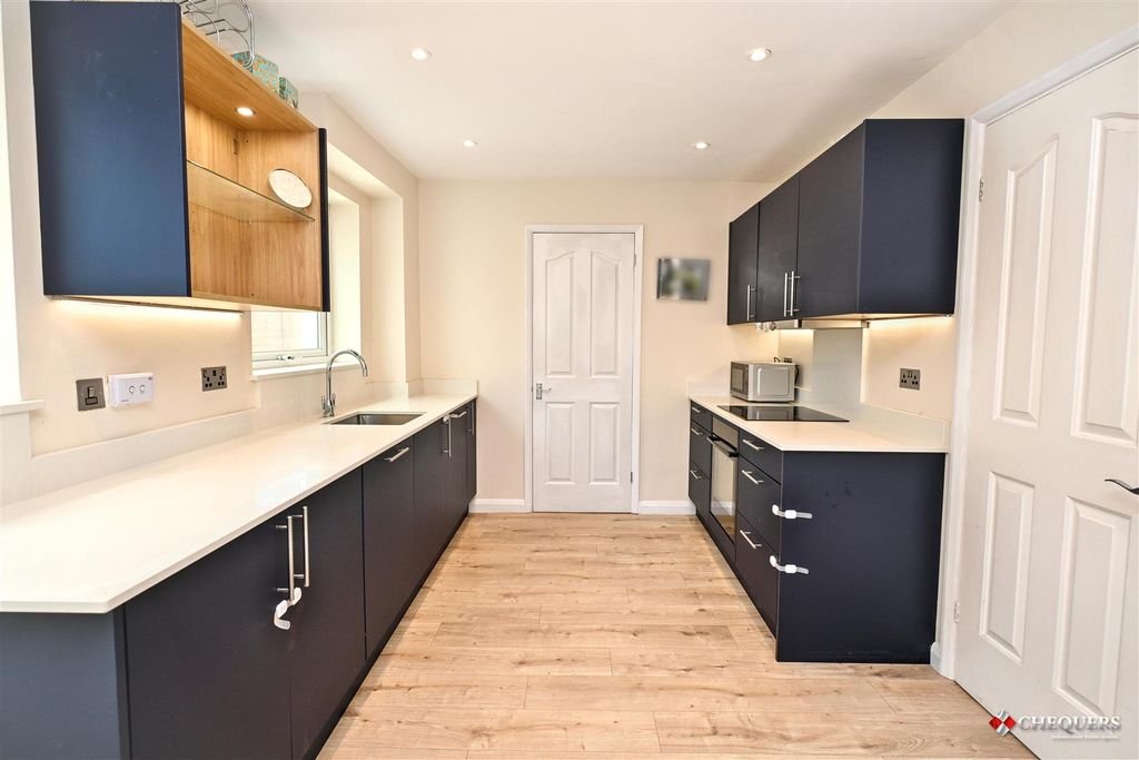 Property photo 2 of 17 Kitchen