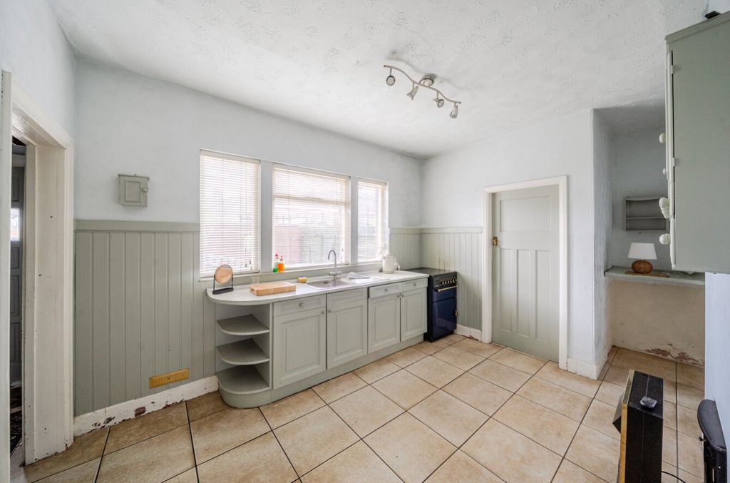 Property photo 3 of 16 1510305-5-1A01F4Eacb448