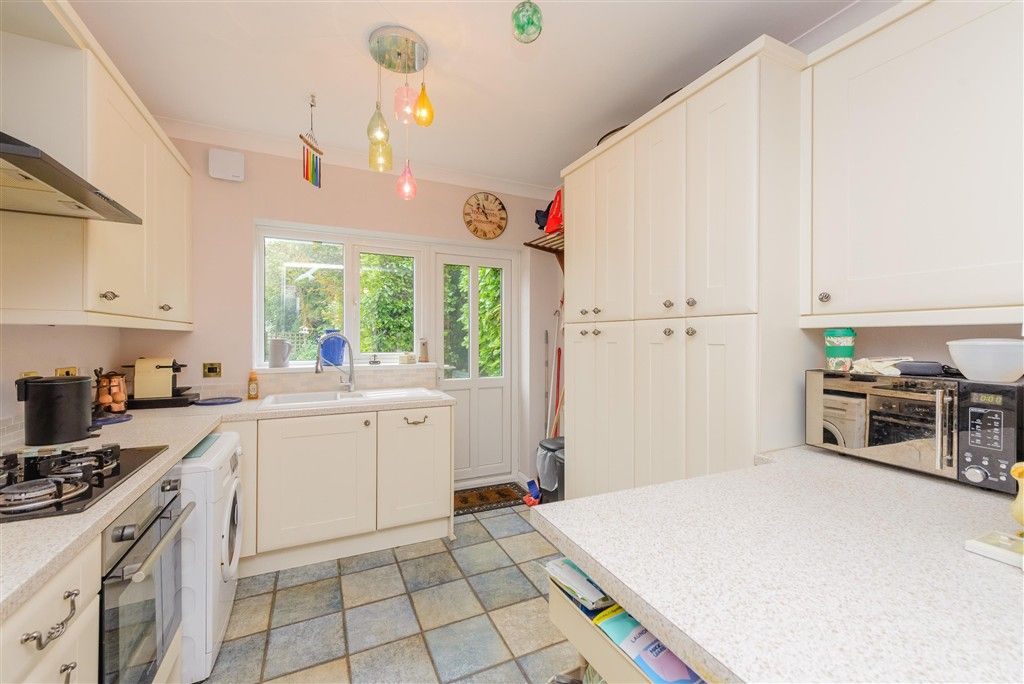Property photo 3 of 14 Kitchen