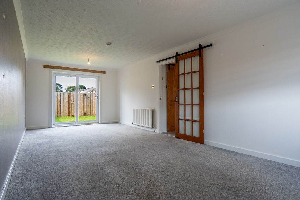 Property photo 2 of 24