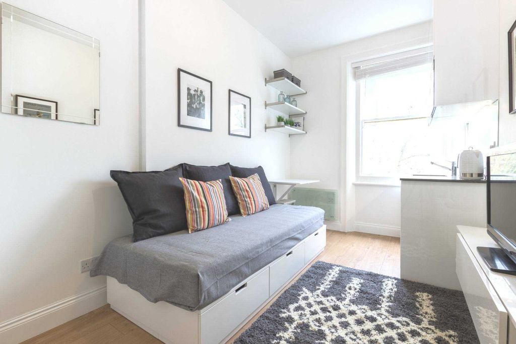 Property photo 1 of 2