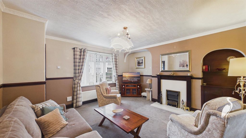 Property photo 2 of 26 Lounge