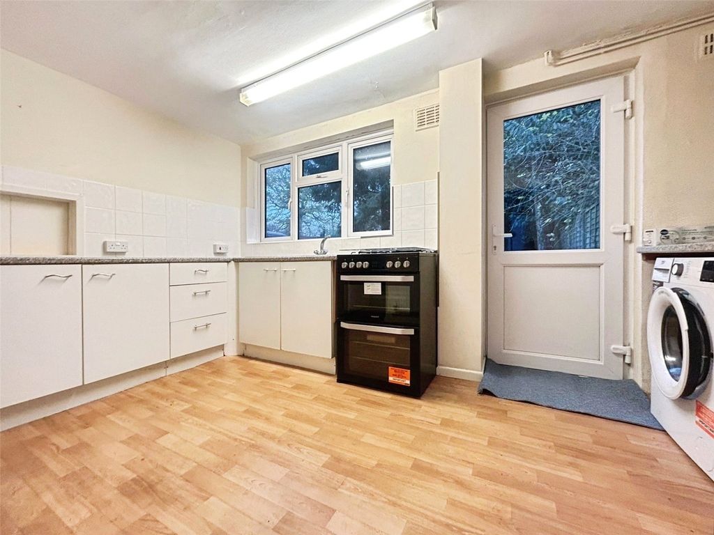 Property photo 2 of 14 Picture No. 43