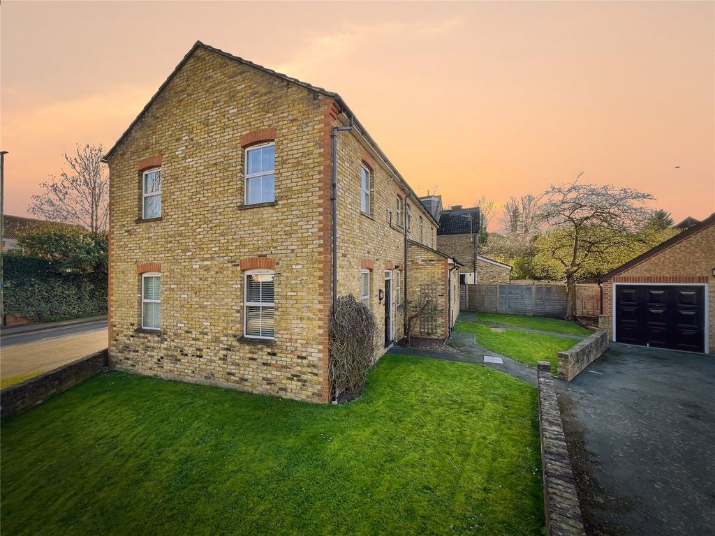 Property photo 1 of 7 External