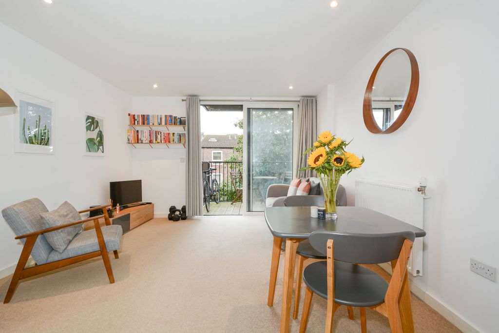 Property photo 1 of 13 8Or2Ottg