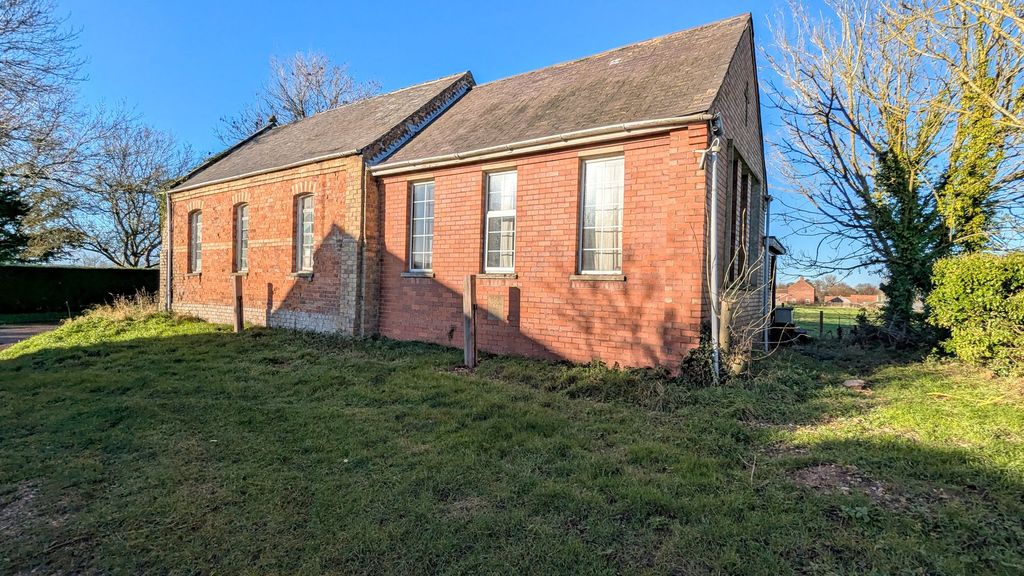 Property photo 2 of 8