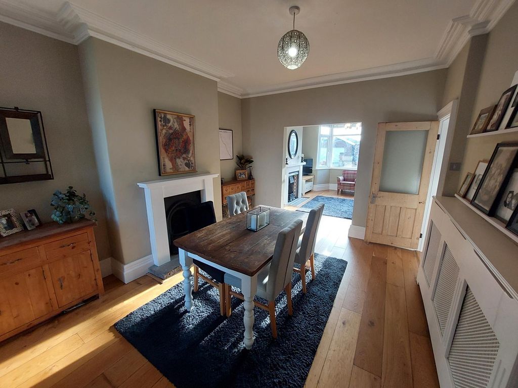 Property photo 3 of 14 Dining Room