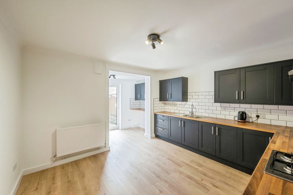 Property photo 2 of 15 Kitchen