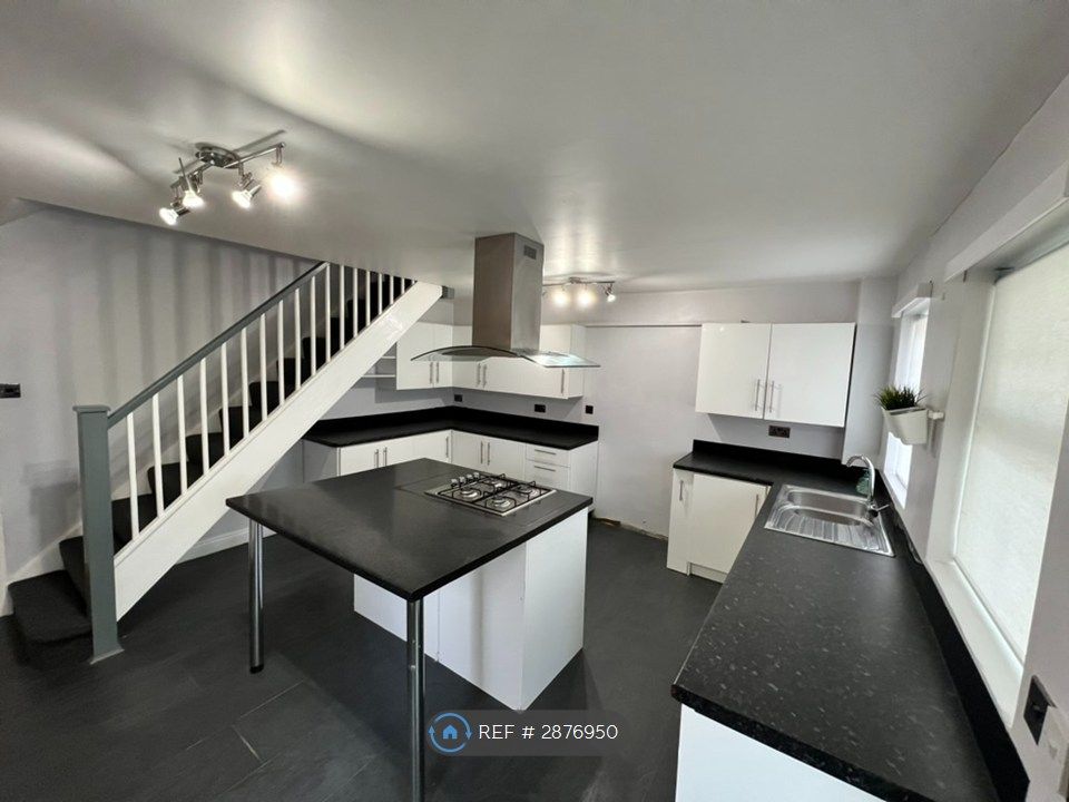 Property photo 3 of 24
