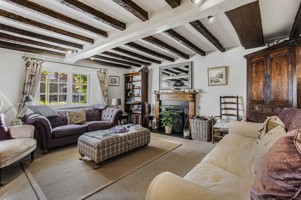 Property photo 2 of 31