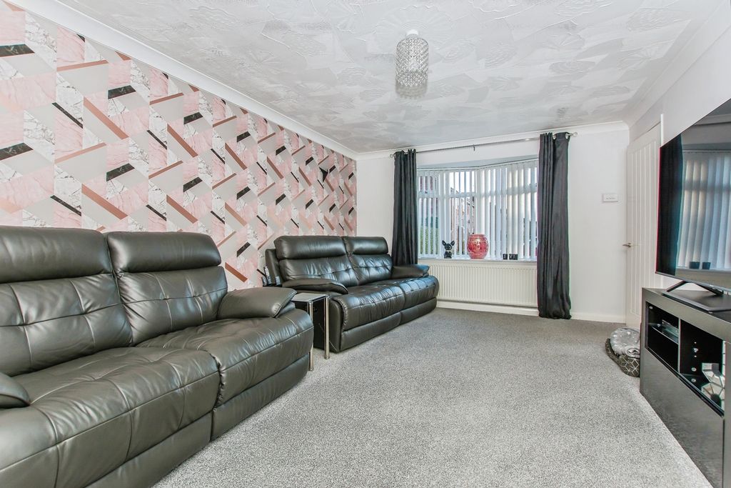 Property photo 3 of 19 Pbox-Img.Jpg