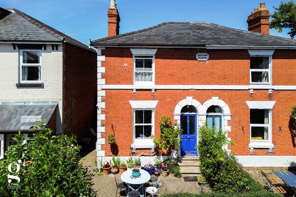 Property photo 1 of 25