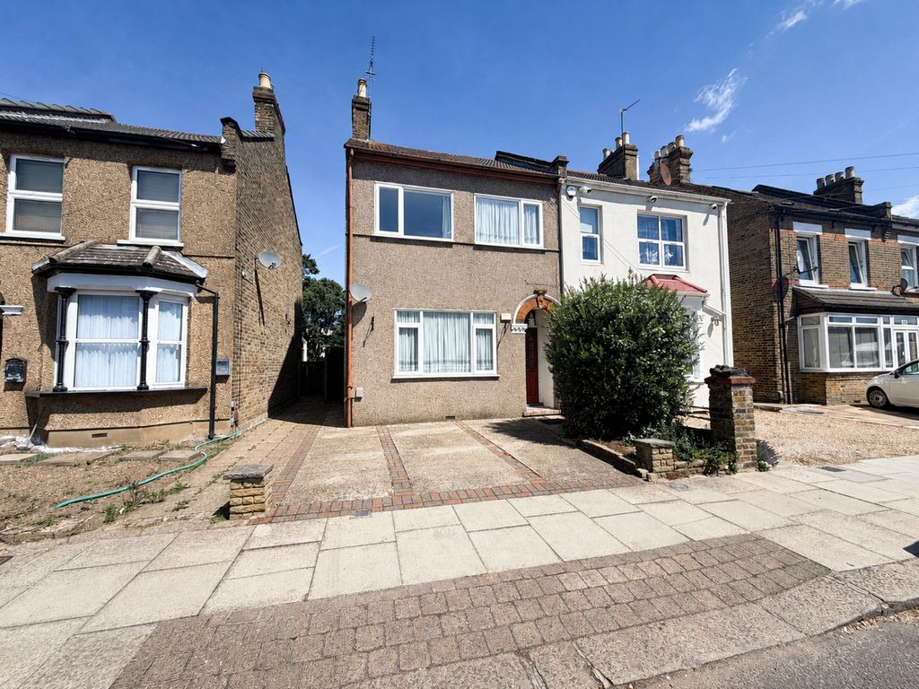 Property photo 1 of 13 Allandale Rd En3