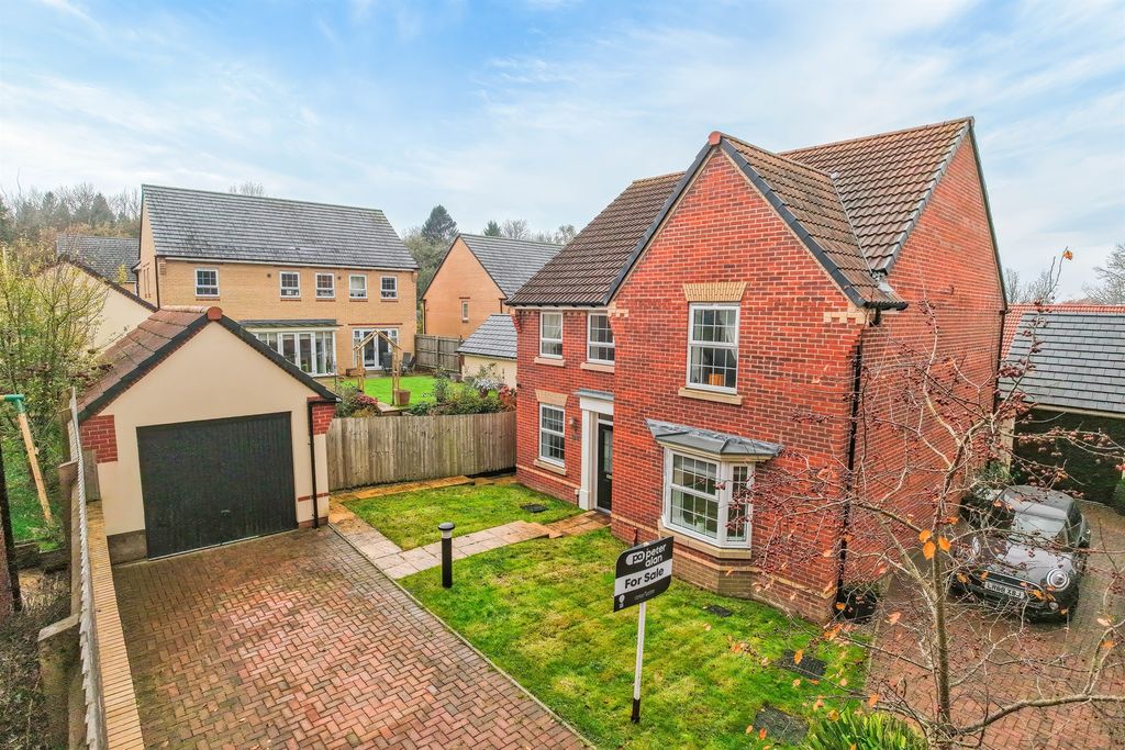 Property photo 1 of 28