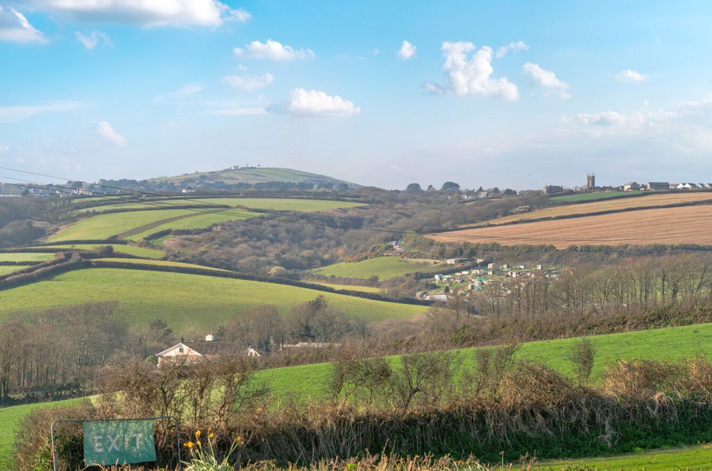 Property photo 2 of 19 2 - 1429007-2-69Bc4ce...