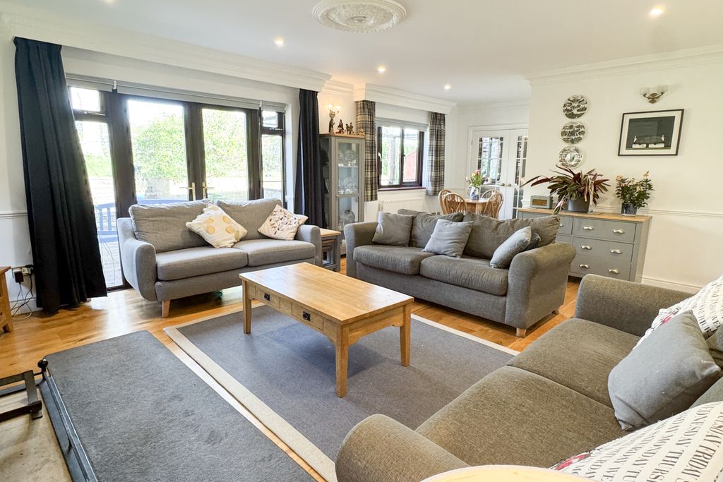 Property photo 3 of 29 3.Jpg