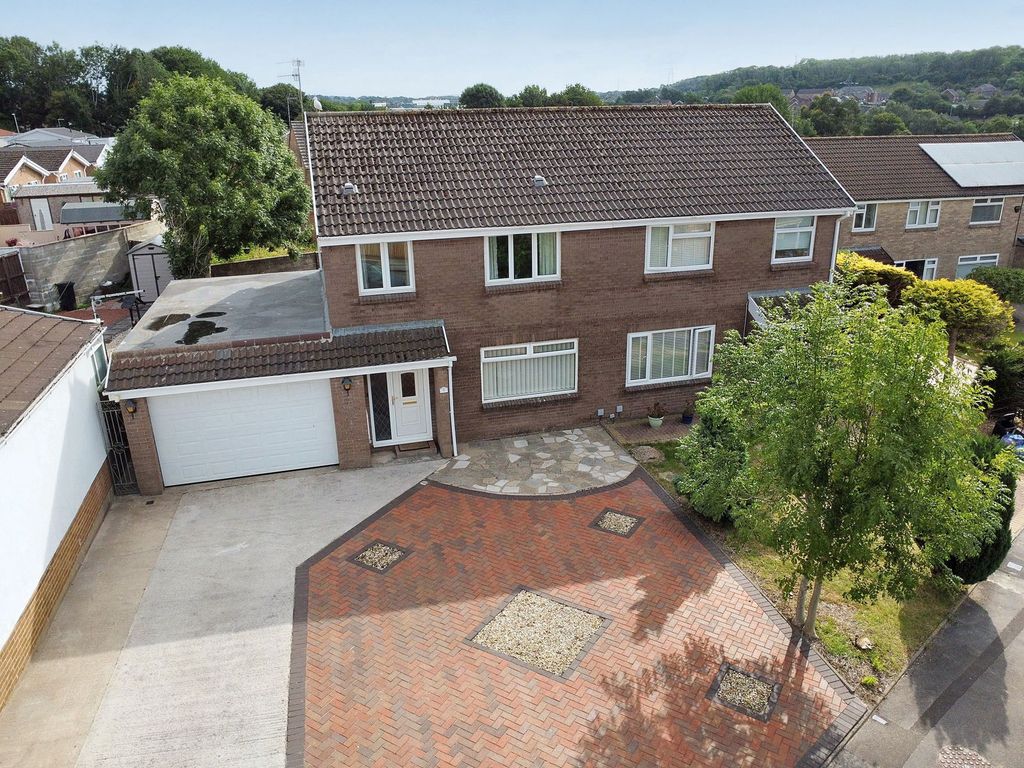 Property photo 1 of 31