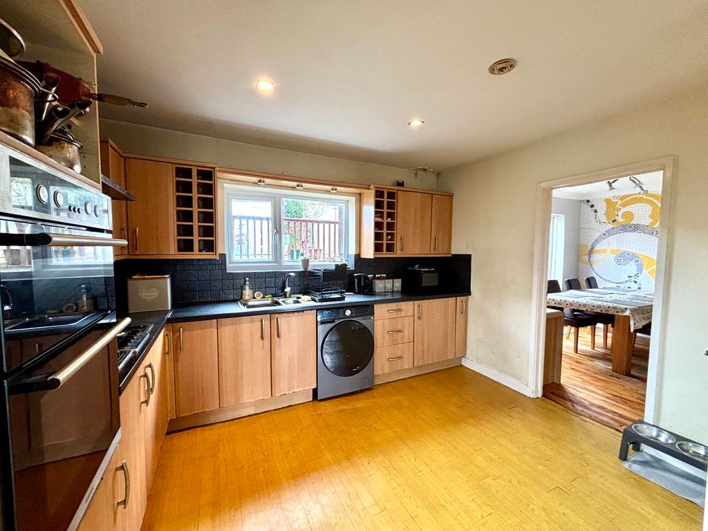 Property photo 2 of 15 Kitchen