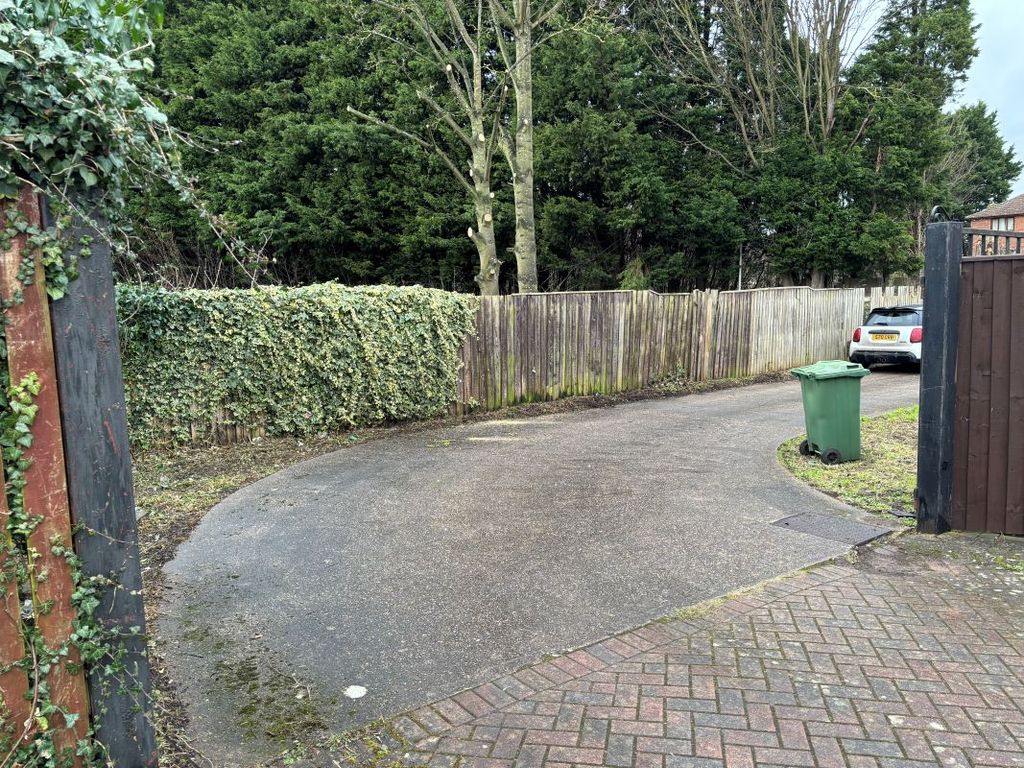 Property photo 3 of 5