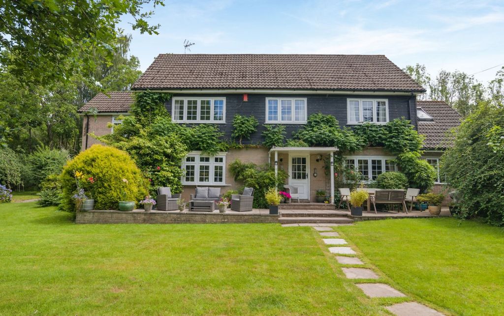 Property photo 1 of 32