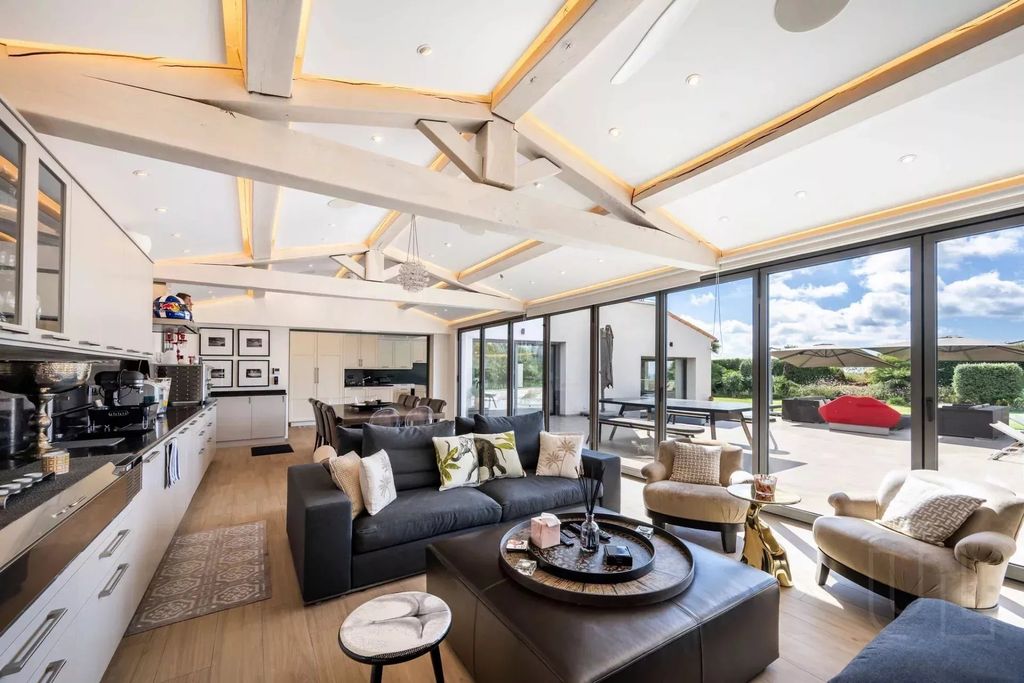 Property photo 2 of 13