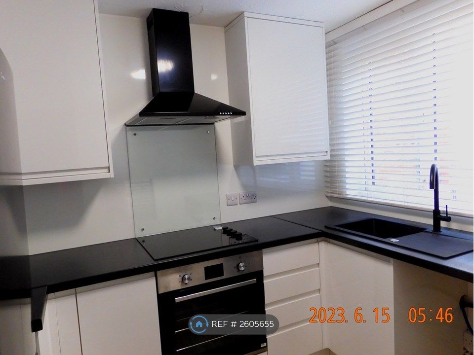 Property photo 1 of 7 Kitchen View 1
