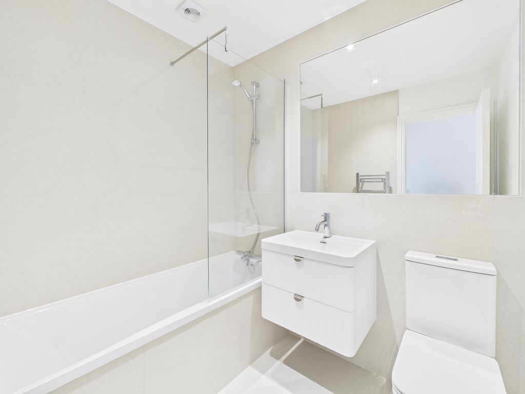 Property photo 2 of 8 Cam04938G0-Pr0320-Still009