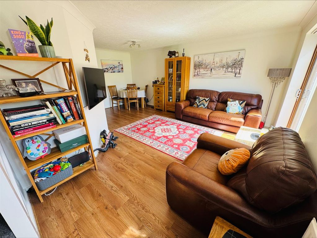Property photo 2 of 16