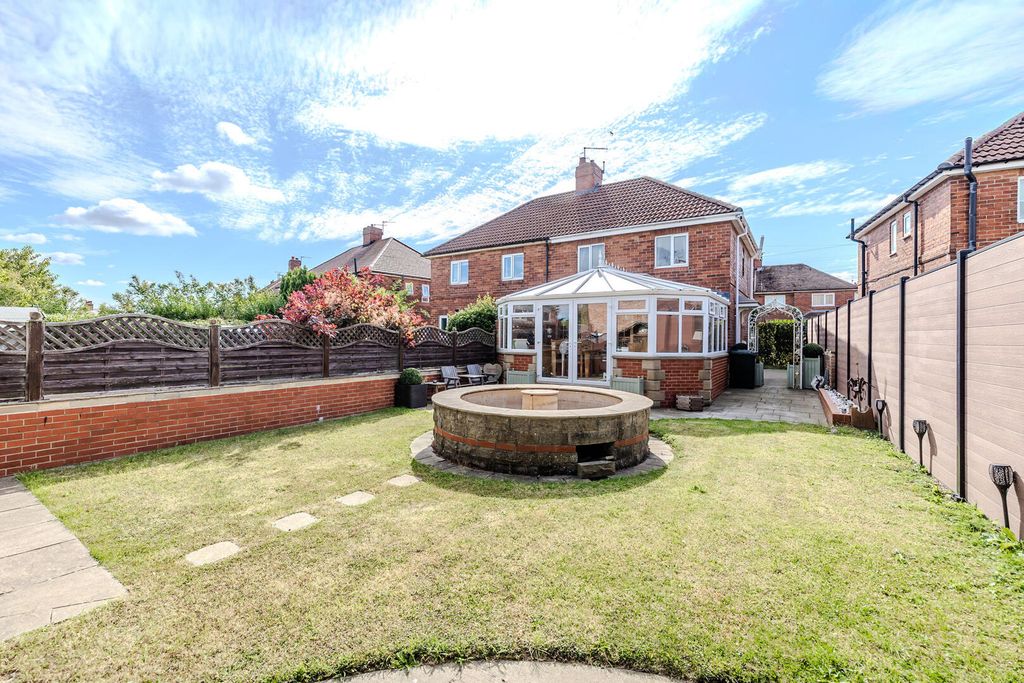 Property photo 3 of 32 Rear Garden