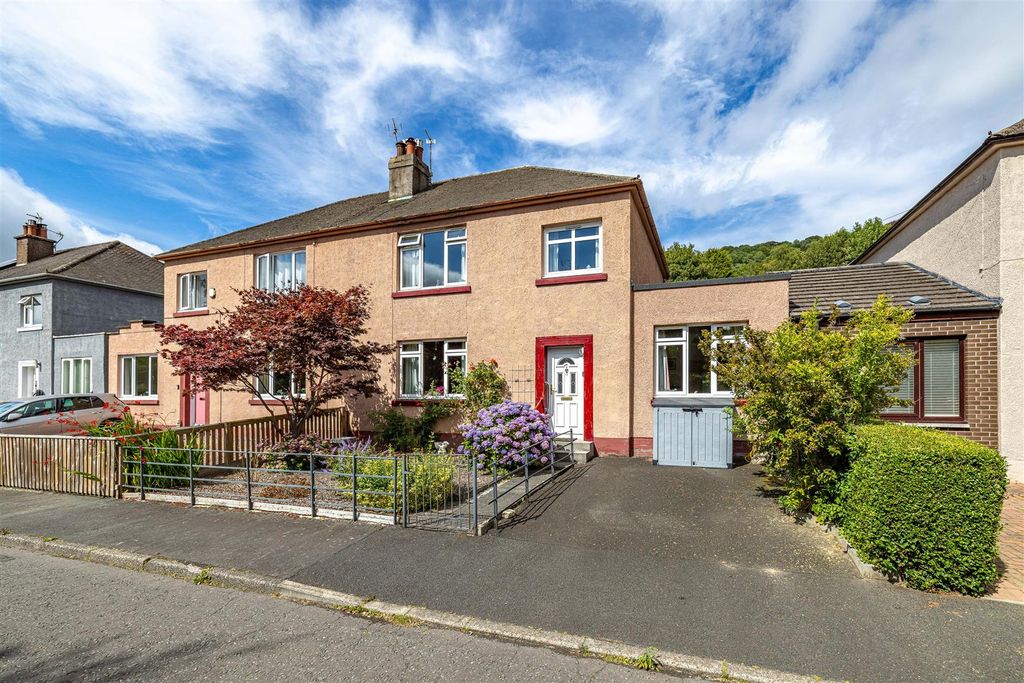 Property photo 1 of 26 10 Glenfield Road East Galashiels 03.Jpg