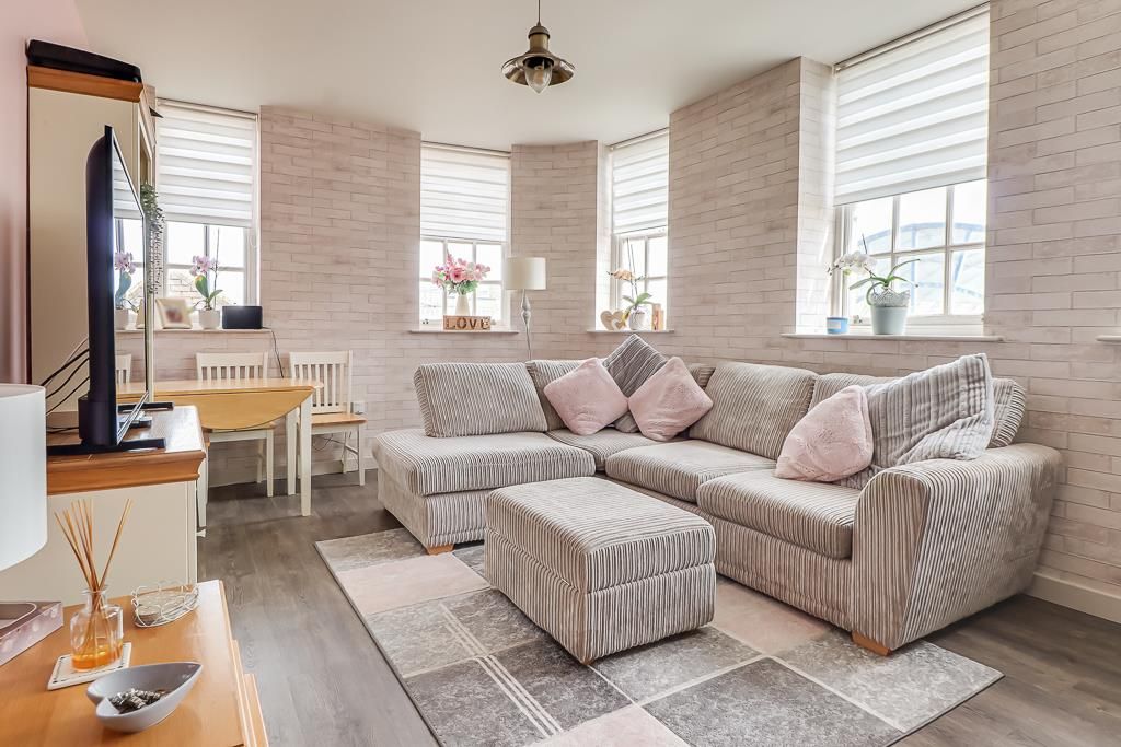 Property photo 2 of 16 Kitchen/Living Room